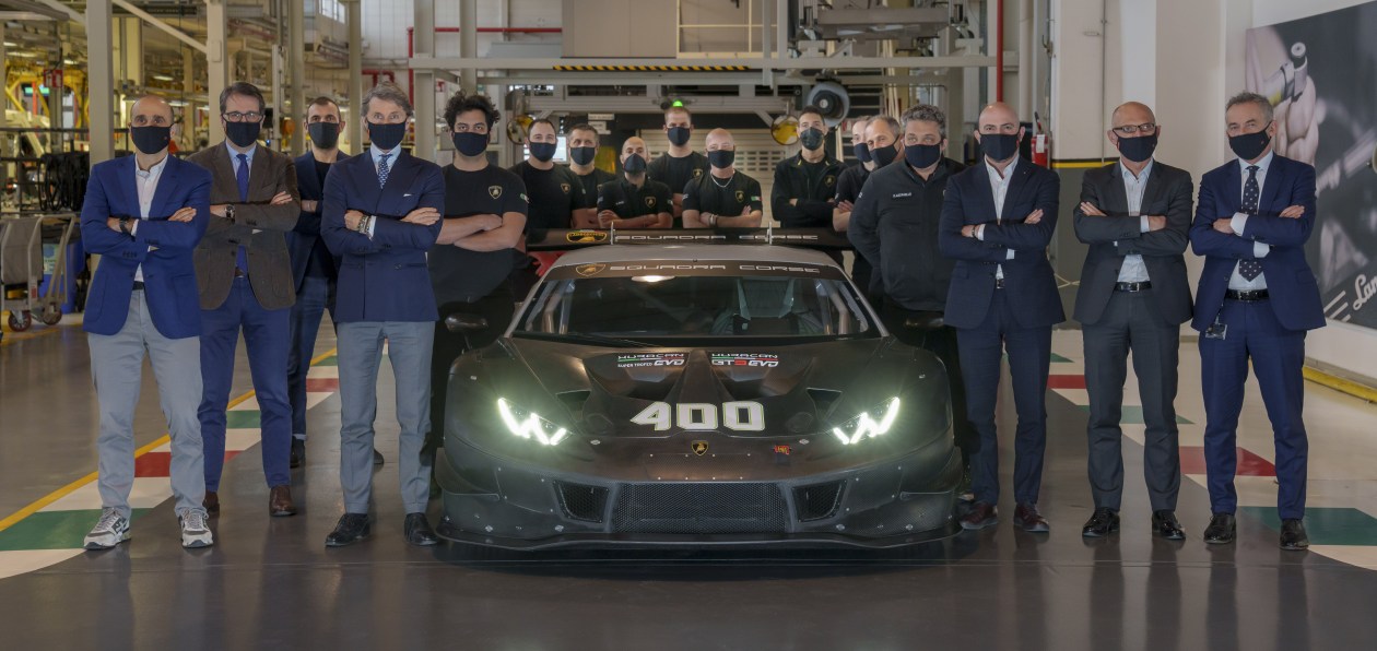 Lamborghini выпустил юбилейный «гоночный» Huracan